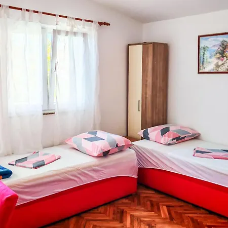 Apartamento Beautiful In With Wifi